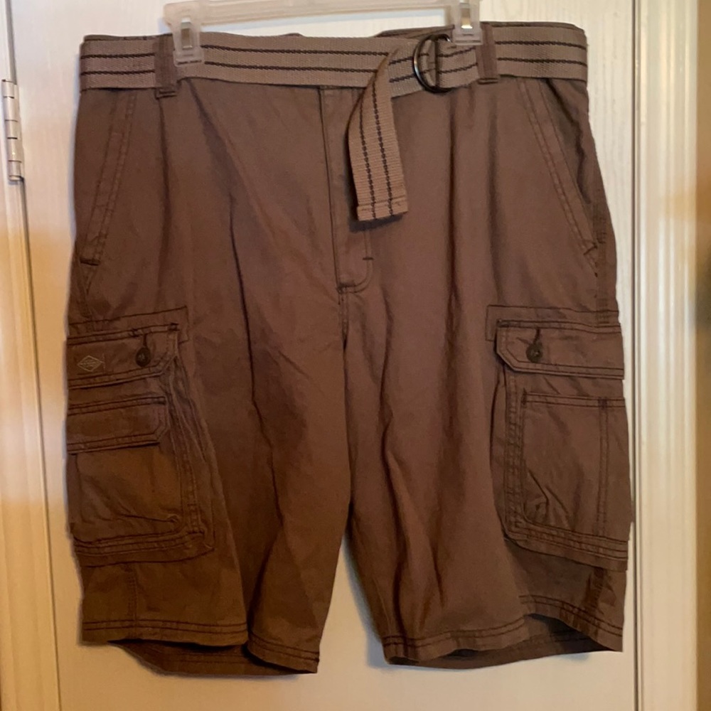 Lee Cargo Shorts. New without tags. Size 42